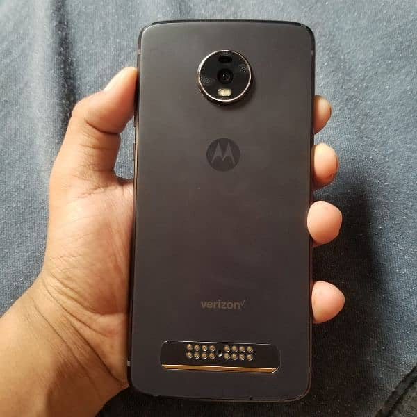 MOTO Z4 (4GB)-(128) in display fingerprint non PTA 1