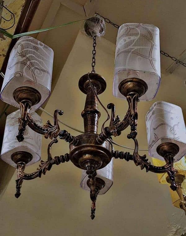 Brand New 5 Light Chandeliers 1