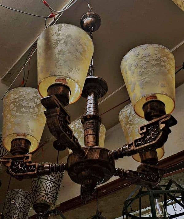 Brand New 5 Light Chandeliers 2