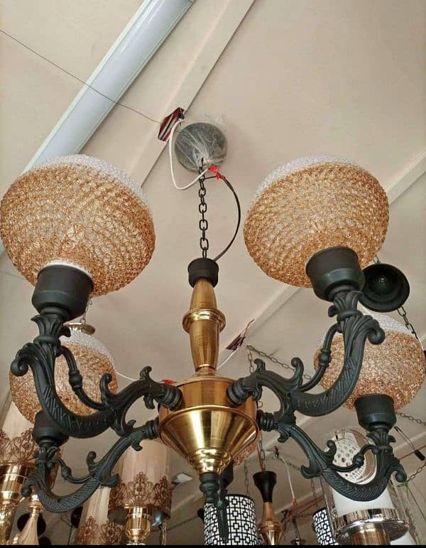 Brand New 5 Light Chandeliers 8