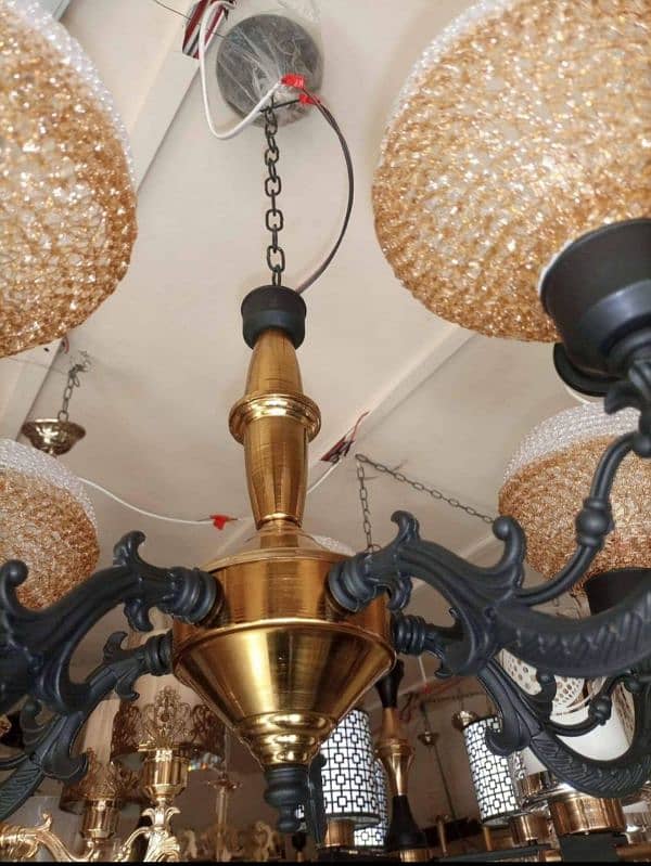 Brand New 5 Light Chandeliers 9