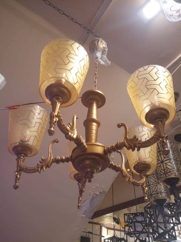 Brand New 5 Light Chandeliers 13