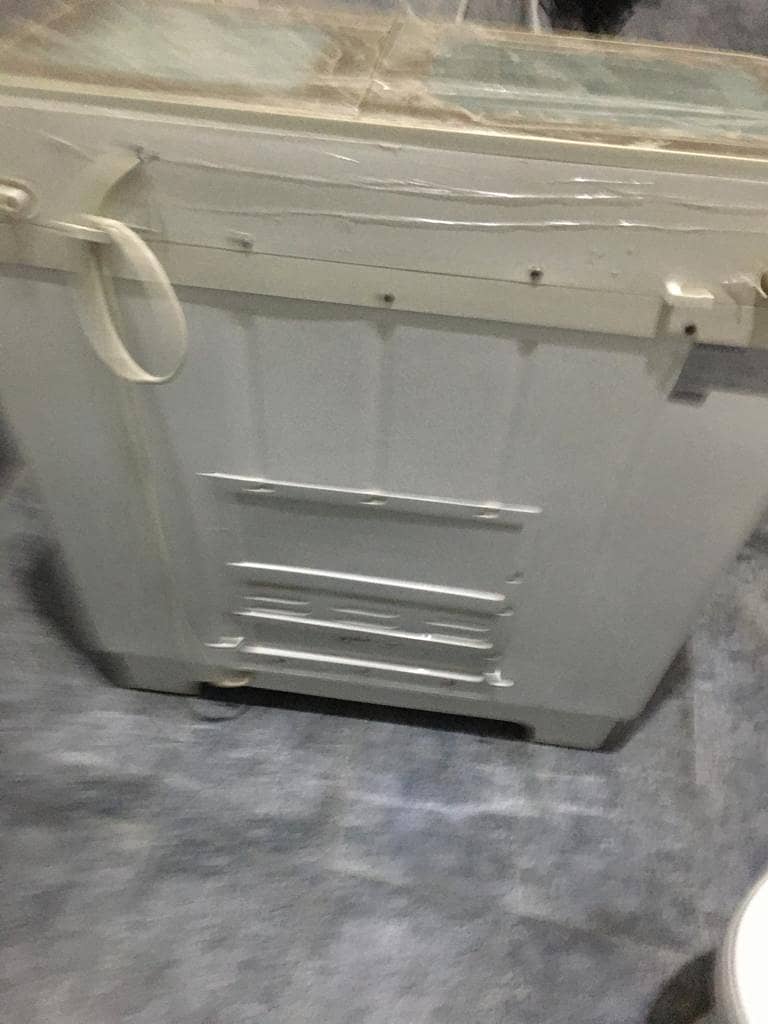 Kenwood Washing Machine & Dryer 4