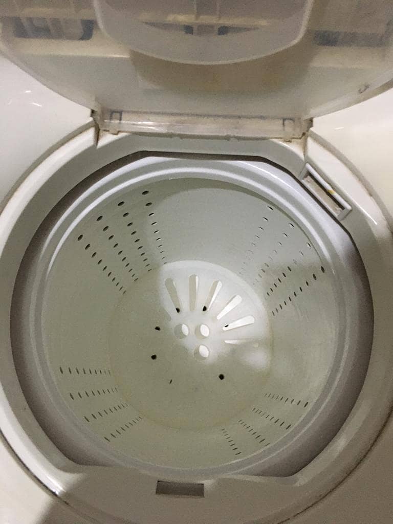 Kenwood Washing Machine & Dryer 6