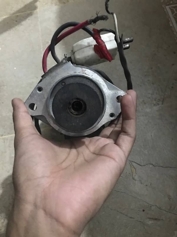 water pump ki 12 v ki motor solar py lagany wali 1