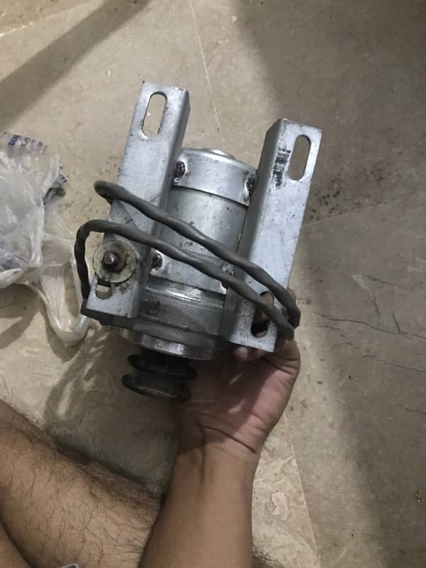 water pump ki 12 v ki motor solar py lagany wali 2