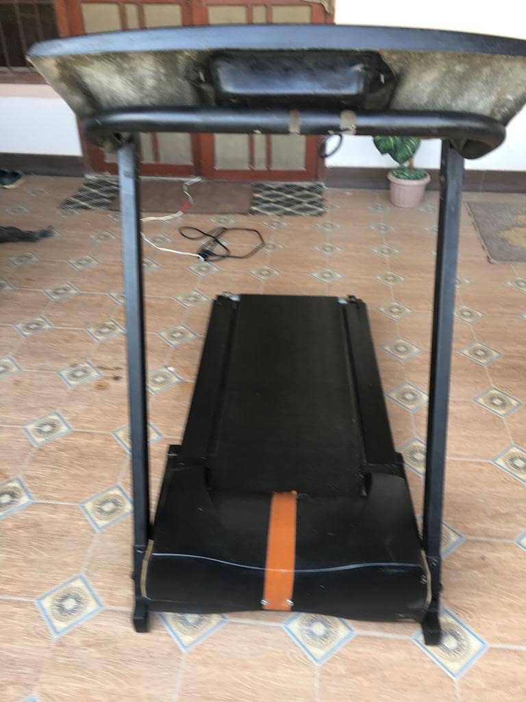 Black Colour Treadmill 4