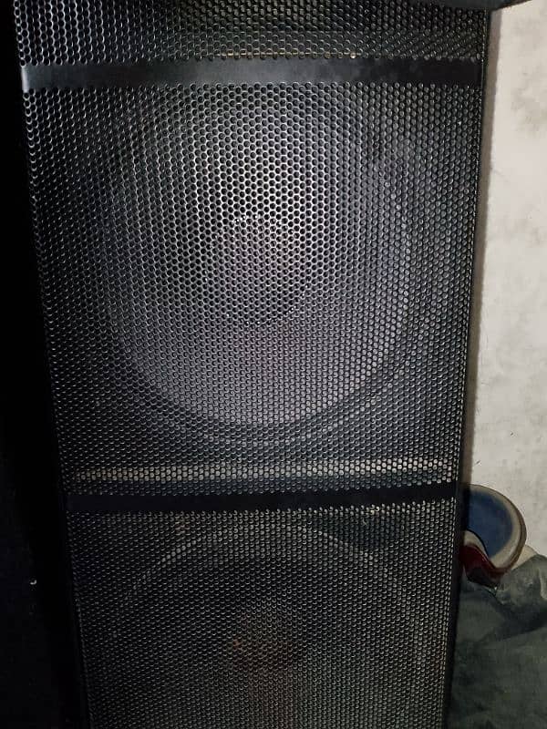 speakers pair Sp4 for sale good condition 0