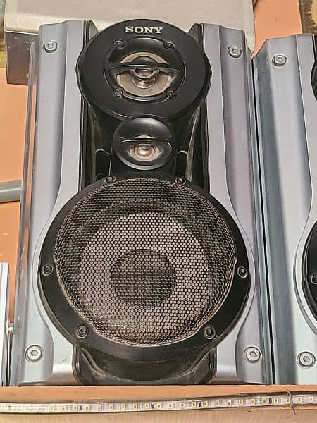 Sony speaker pair 1