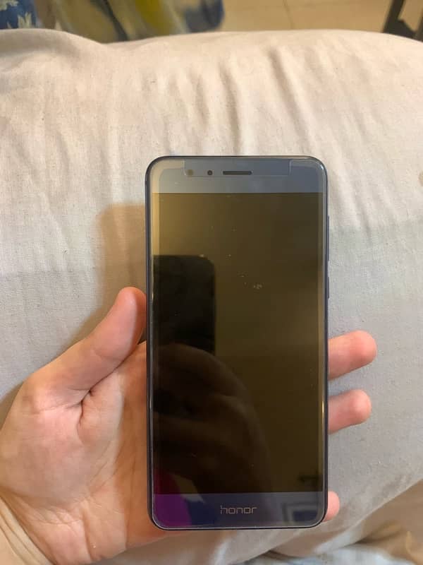 honor 8 in brand new condition 1