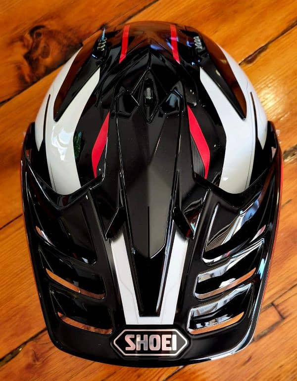 shoei sports bike helmet. 5