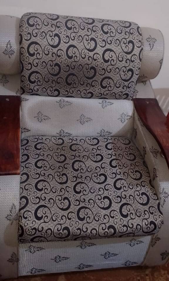 Sofa Set 5 Seater 2