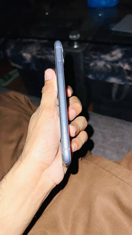 iPhone 11 64gb jv 4