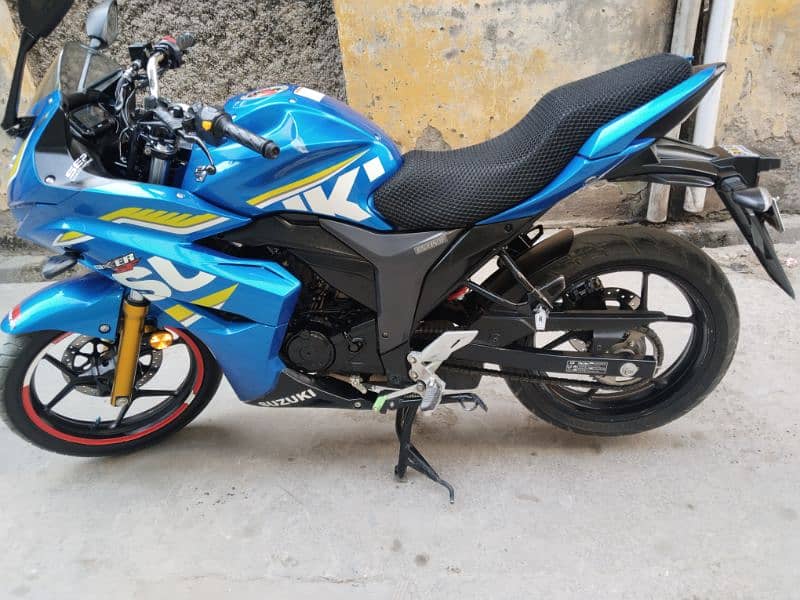 Suzuki Gixxer 150cc 2022 model Islamabad number lush condition 1