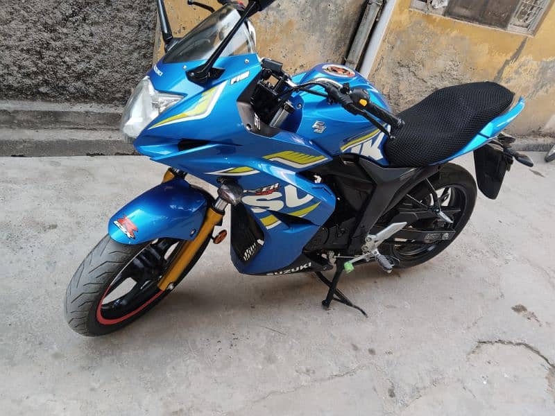 Suzuki Gixxer 150cc 2022 model Islamabad number lush condition 3