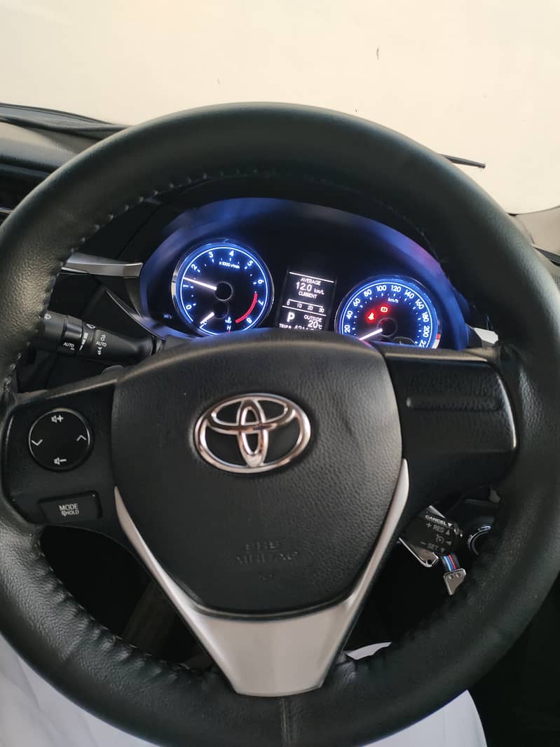 Toyota Altis Grande 2015 4