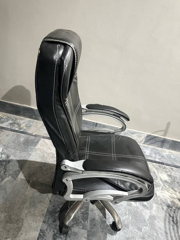 Office Chair everything is fine only 6k 0