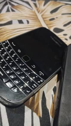 BlackBerry bold 4 PTA prove for sale with original charger