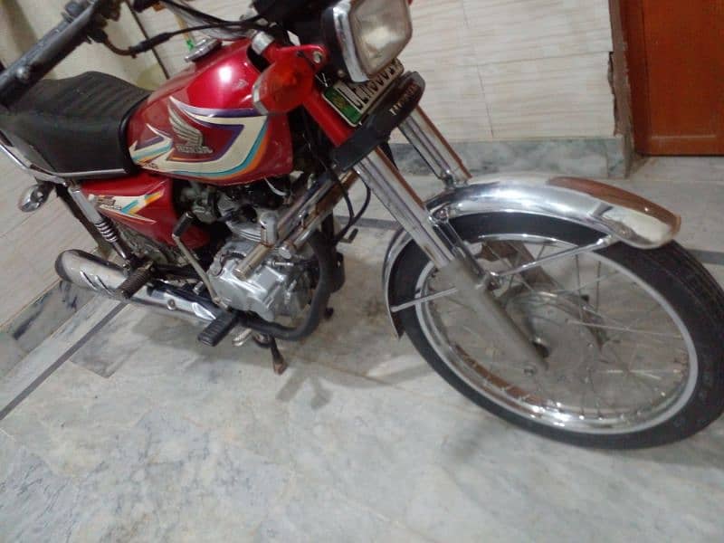 Honda 125 in original condition original documents biometric mil jy gi 2