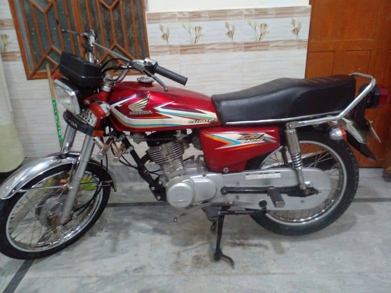 Honda 125 in original condition original documents biometric mil jy gi 3