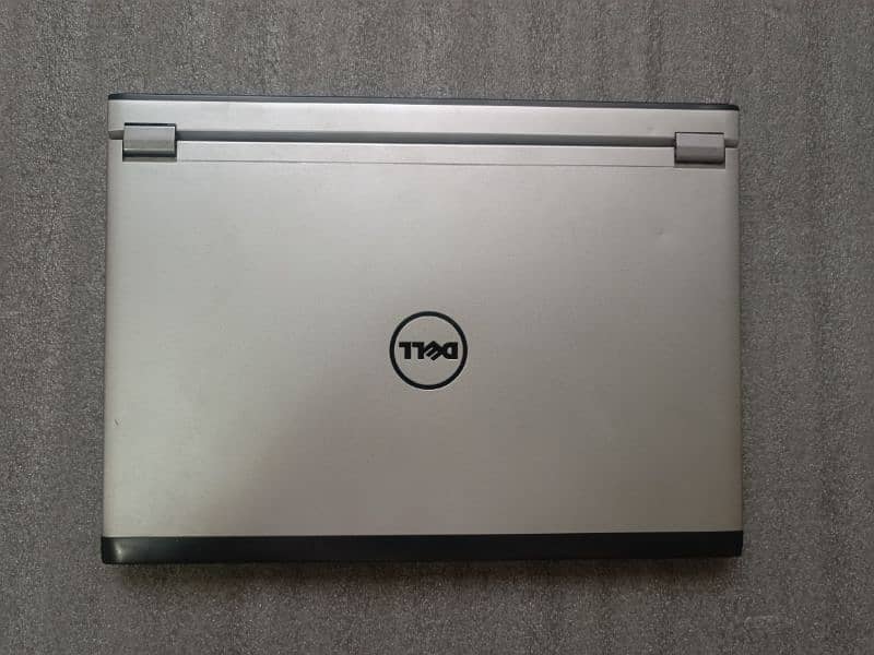 Dell Latitude 3330 0