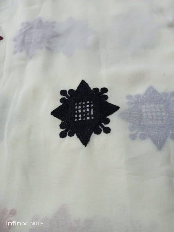 Beautiful embroidery shawal. 4