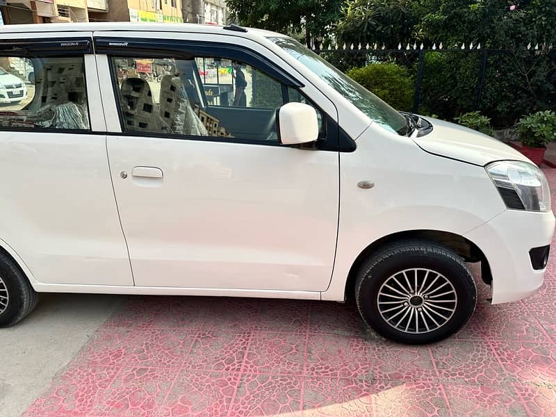 Suzuki Wagon R 2018 3