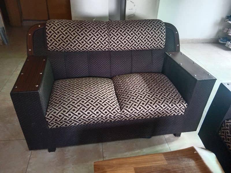 Sofa set 6 Seater Like A new urgent for sale in wapda town phase 1 1