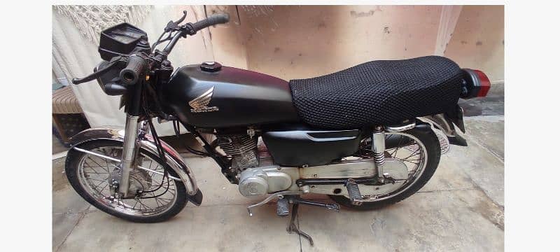 Honda CG125 with extra cafe Racer Handle and 2024 Tanki Tappy 0