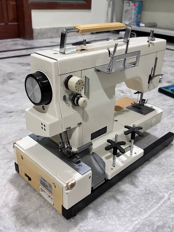 combi 10 sewing and serger machine 2