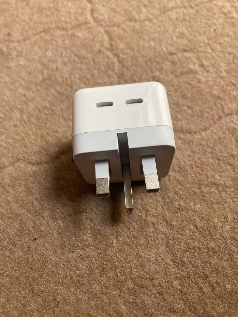 35watt apple adapter 1