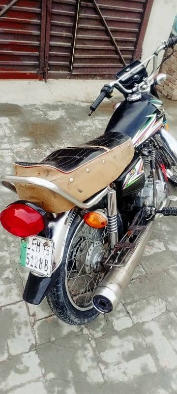 Honda 125 2015B Model Excellent condition 12