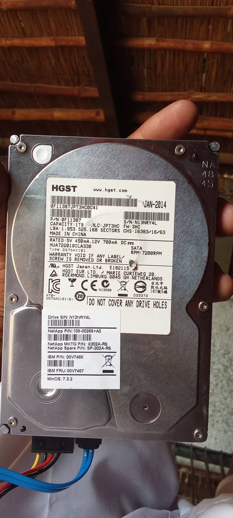 Hard drive 1TB HGST made by Japan 0