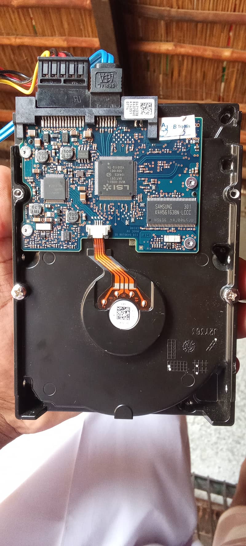 Hard drive 1TB HGST made by Japan 1