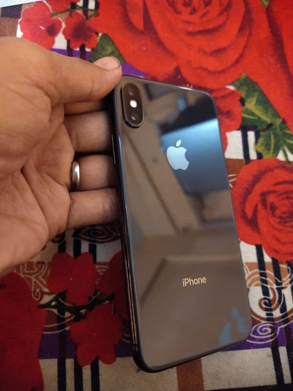 iphone x 64GB pta approved whit box. 03168643572 4