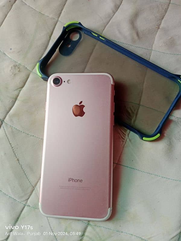 Good condition iphone 7 non PTA For Sale 3