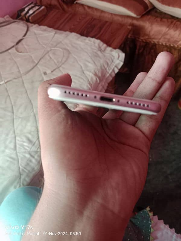 Good condition iphone 7 non PTA For Sale 6