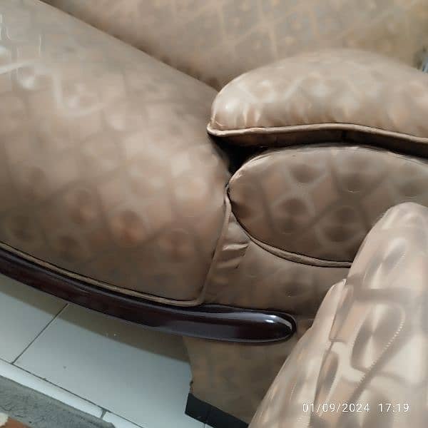 Sofas available for sale 0