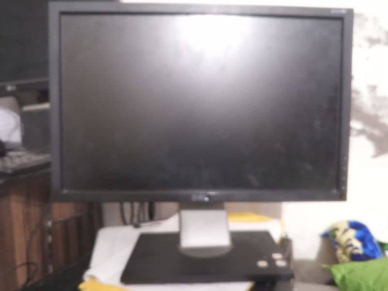 Dell 20 inach LCD far sale urgent 2