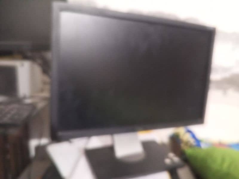 Dell 20 inach LCD far sale urgent 3