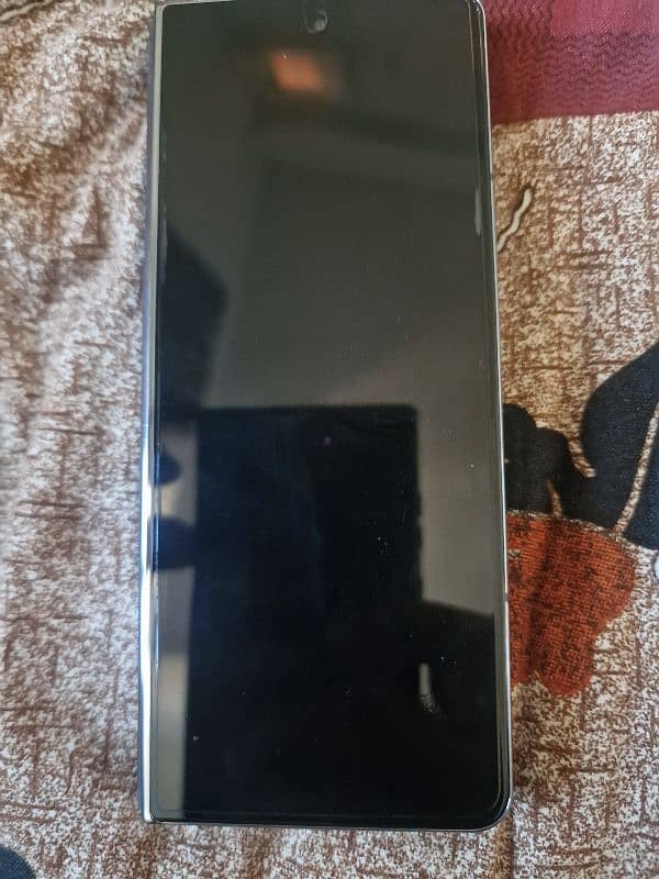 Samsung Galaxy Z Fold 4 5