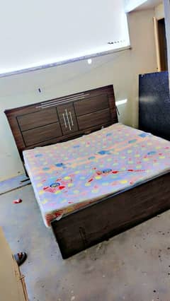 king size bed with mattress