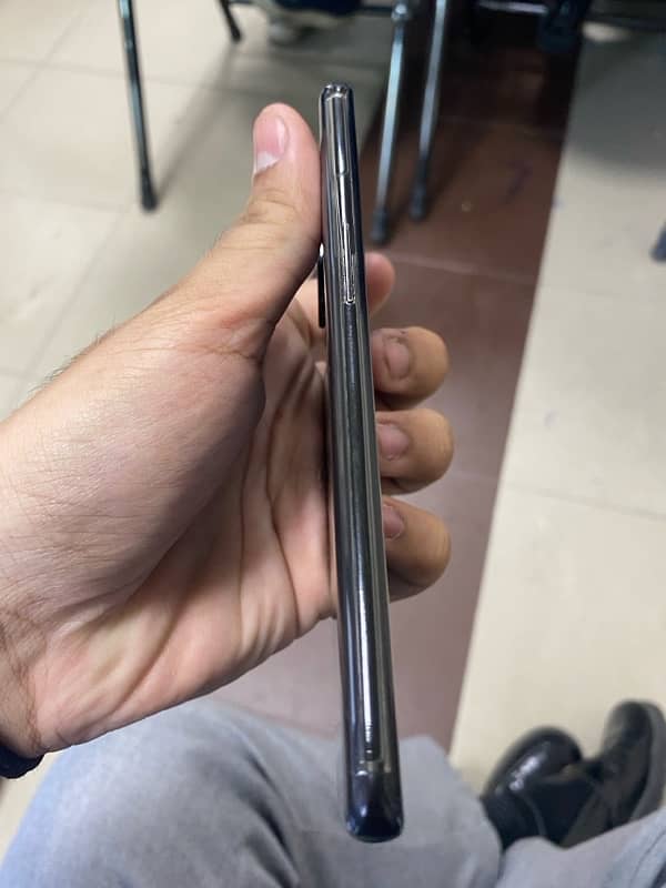 urgent sale one plus 8 (5g) 4