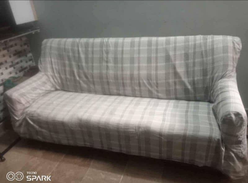 5 Seater Sofa only 5500 Normal Condition 13