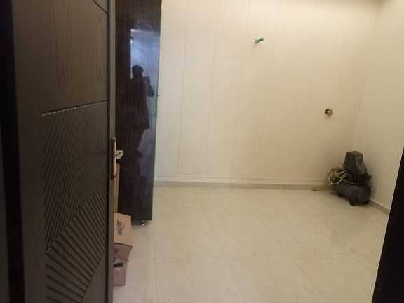 Unoccupied House Of 10 Marla Is Available For Sale In Johar Town 6