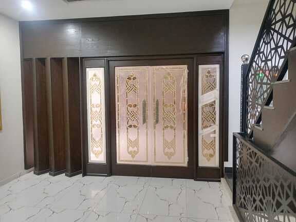 Unoccupied House Of 10 Marla Is Available For Sale In Johar Town 13