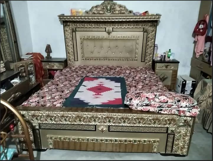 Wooden Bed in best condition used with care 0/3/2/1/4/7/1/9/6/3/9 2