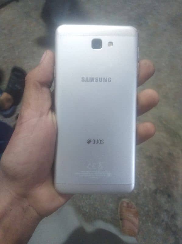 Samsung j7 for sale 1