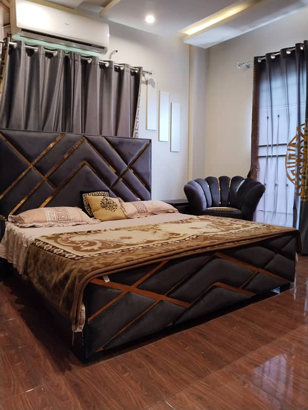 1 Bedroom VIP full furnishe flat for rent per day available in Bahia Town Lahore 2