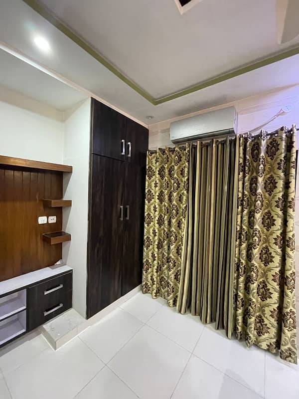 1 Bedroom VIP full furnishe flat for rent per day available in Bahia Town Lahore 1